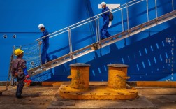 造船工人劳动，汗水与技艺如何铸就巨轮？