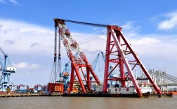 起重船舶航行有何特殊要求？