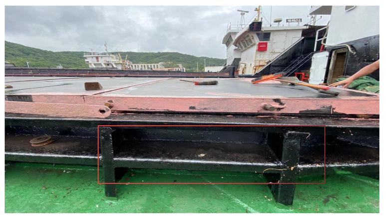 散货船舱口盖怎么开的-图2