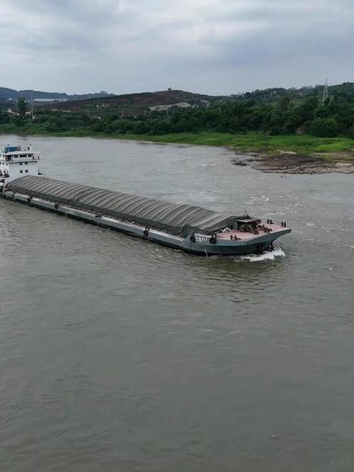 在江中江间固定船叫什么-图1 在江中江间固定船叫什么-图1