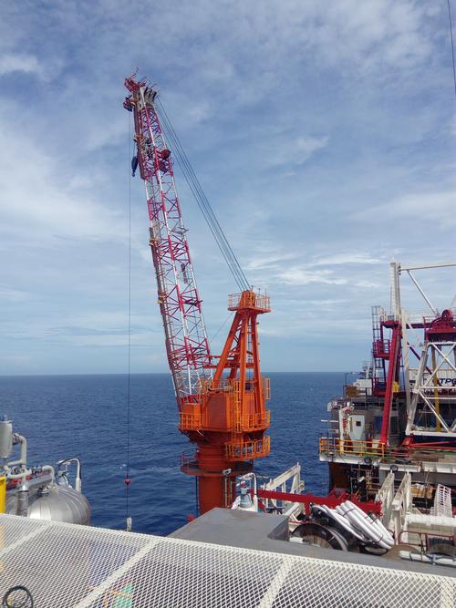 起重船上的是什么吊机-图2