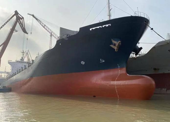 集装箱船怎么分辨船头-图2 集装箱船怎么分辨船头-图2