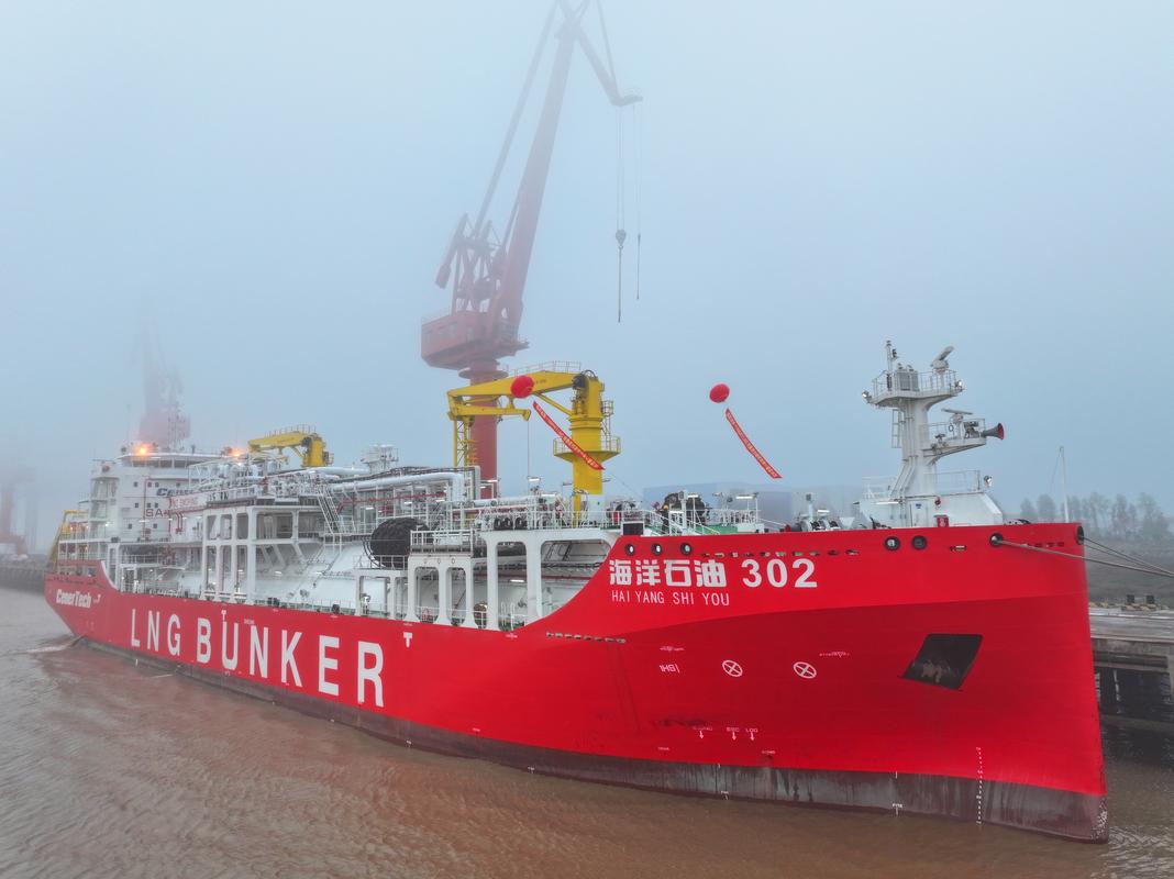 海上加油的船是什么样子-图1 海上加油的船是什么样子-图1