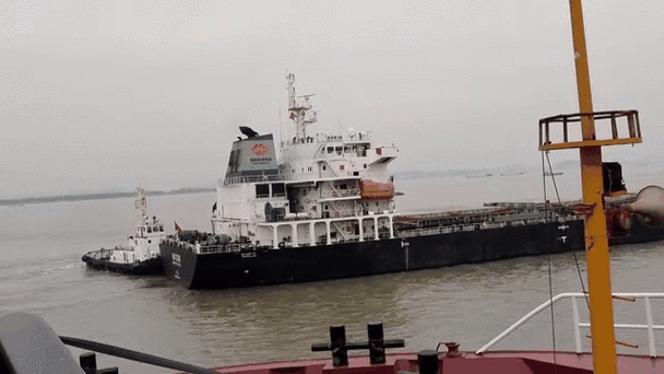 10万吨货轮能装多少货-图1