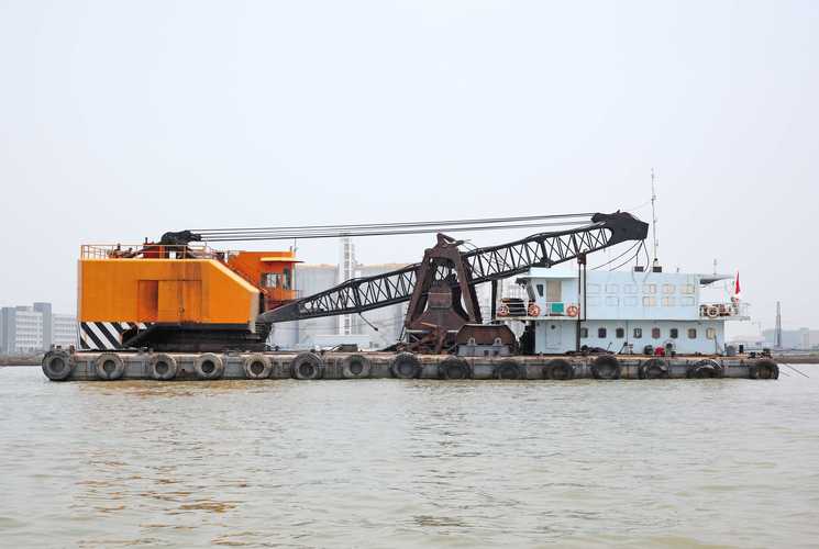 工程船上一般多少人-图3