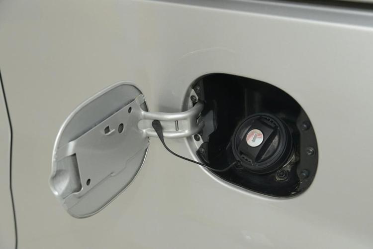 货油舱口一般什么形状-图1