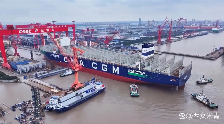 2万吨轮船装多少货柜-图1