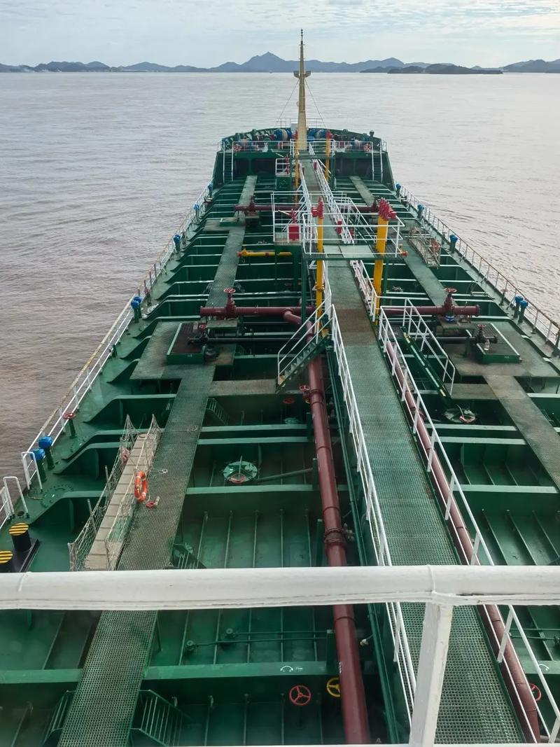 新造船主机投油该选哪种油？-图2