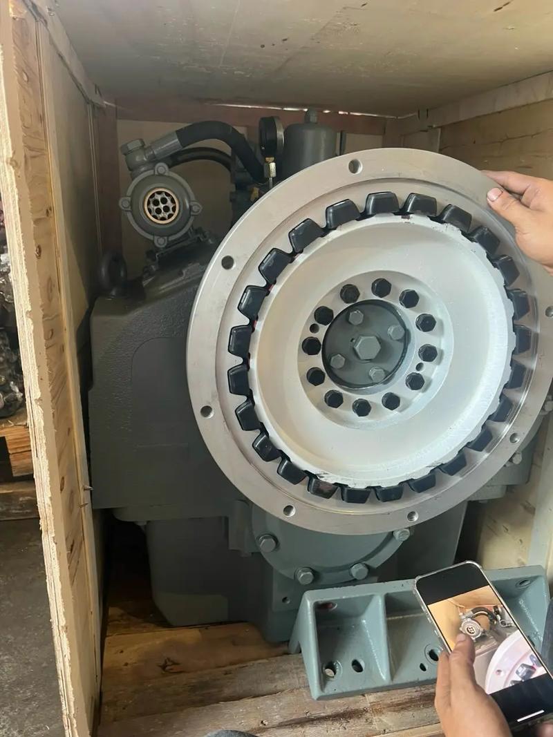 大型轮船的动力传递靠齿轮箱吗？-图2