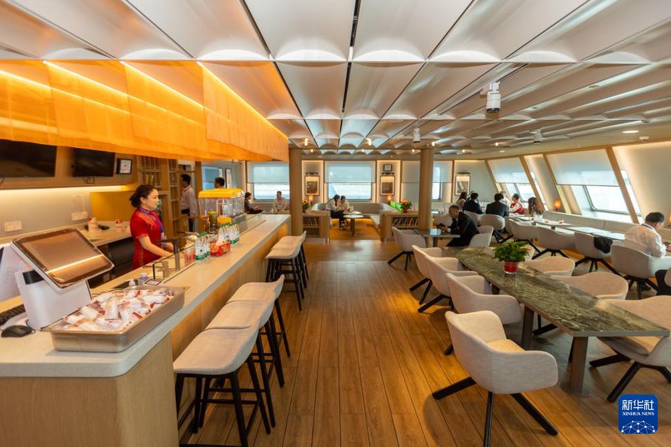 1万吨轮船内部-图1