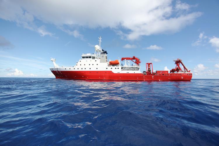 轮船科技创新如何驱动未来航运变革？-图3