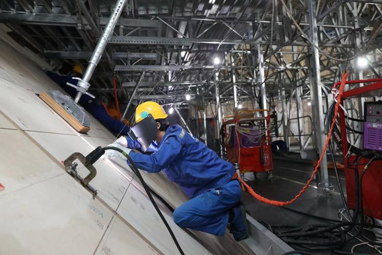 上海外高桥造船厂小妹是做什么工作的？-图3