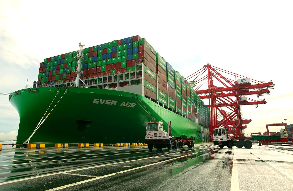 轮船载重300吨,能装多少货物?-图2 轮船载重300吨,能装多少货物?-图2