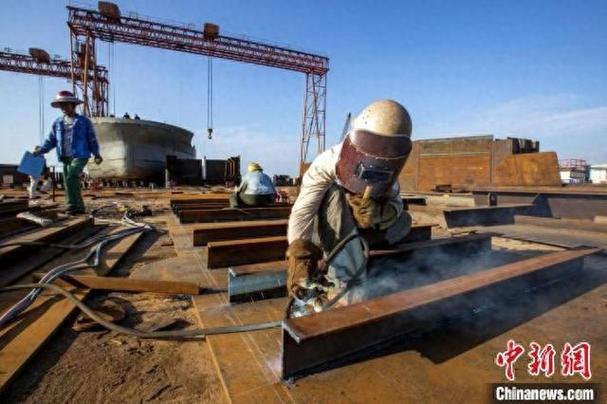 砂船建造 江西造船厂-图1