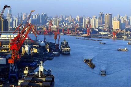 上海天然气船造船厂有何技术突破与市场前景？-图2