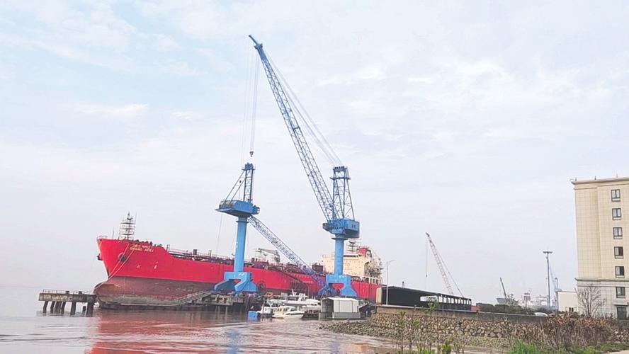 舟山拖网渔船造船厂如何平衡传统工艺与现代环保需求?-图1 舟山拖网渔船造船厂如何平衡传统工艺与现代环保需求?-图1