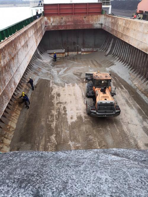 船舶底部清理哪种方式更高效？-图3