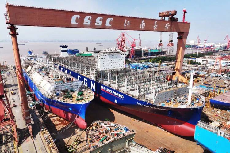 某造船厂造船，如何确保船体坚固不漏水？-图1