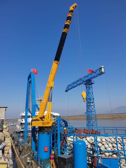 船舶起重机如何高效作业？-图1