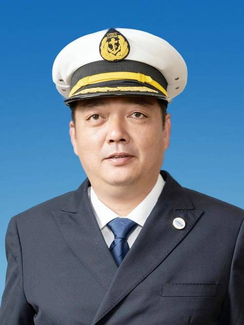 海东造船厂厂长有何成就与挑战？-图1