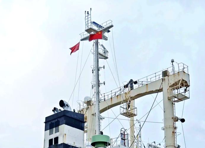 船舶B旗悬挂规范与注意事项是什么？-图1