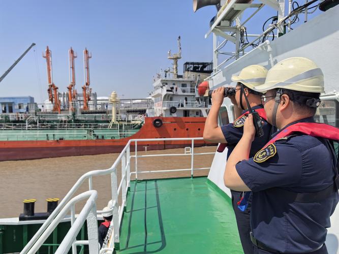 为何船舶在港烧轻油？-图1