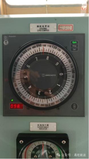 船舶罗经室图片有何特殊之处？-图2