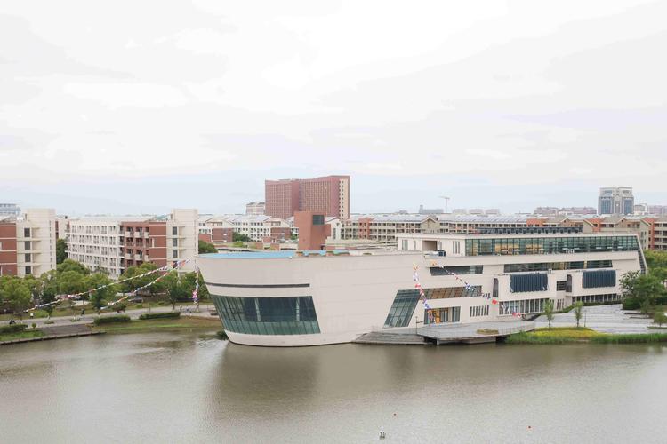 有关船舶的大学-图1