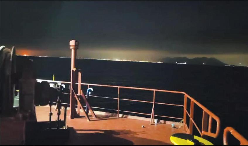 船舶抛锚的图片-图2