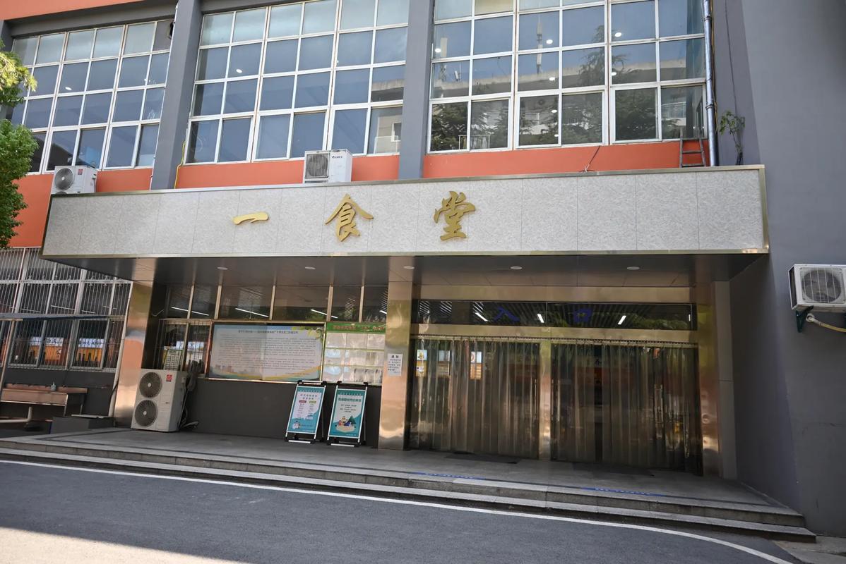 船舶食堂究竟在哪层?-图3 船舶食堂究竟在哪层?-图3