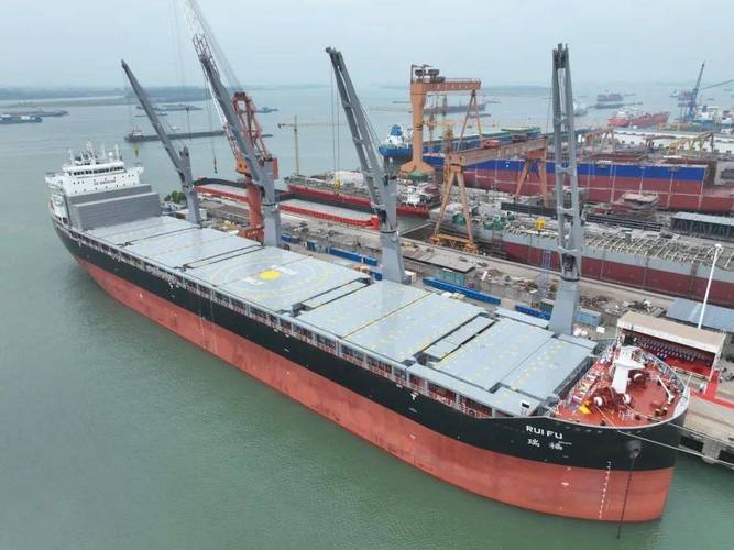 大型船舶载重吨如何影响航运安全？-图2