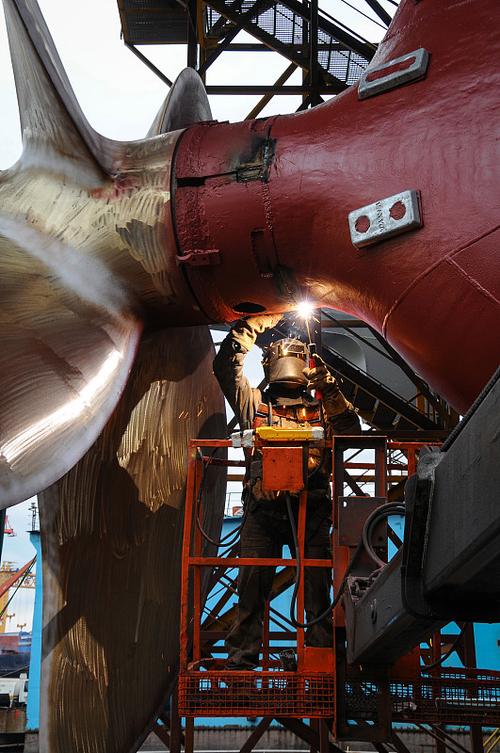 船舶零件焊接如何确保质量与安全？-图1