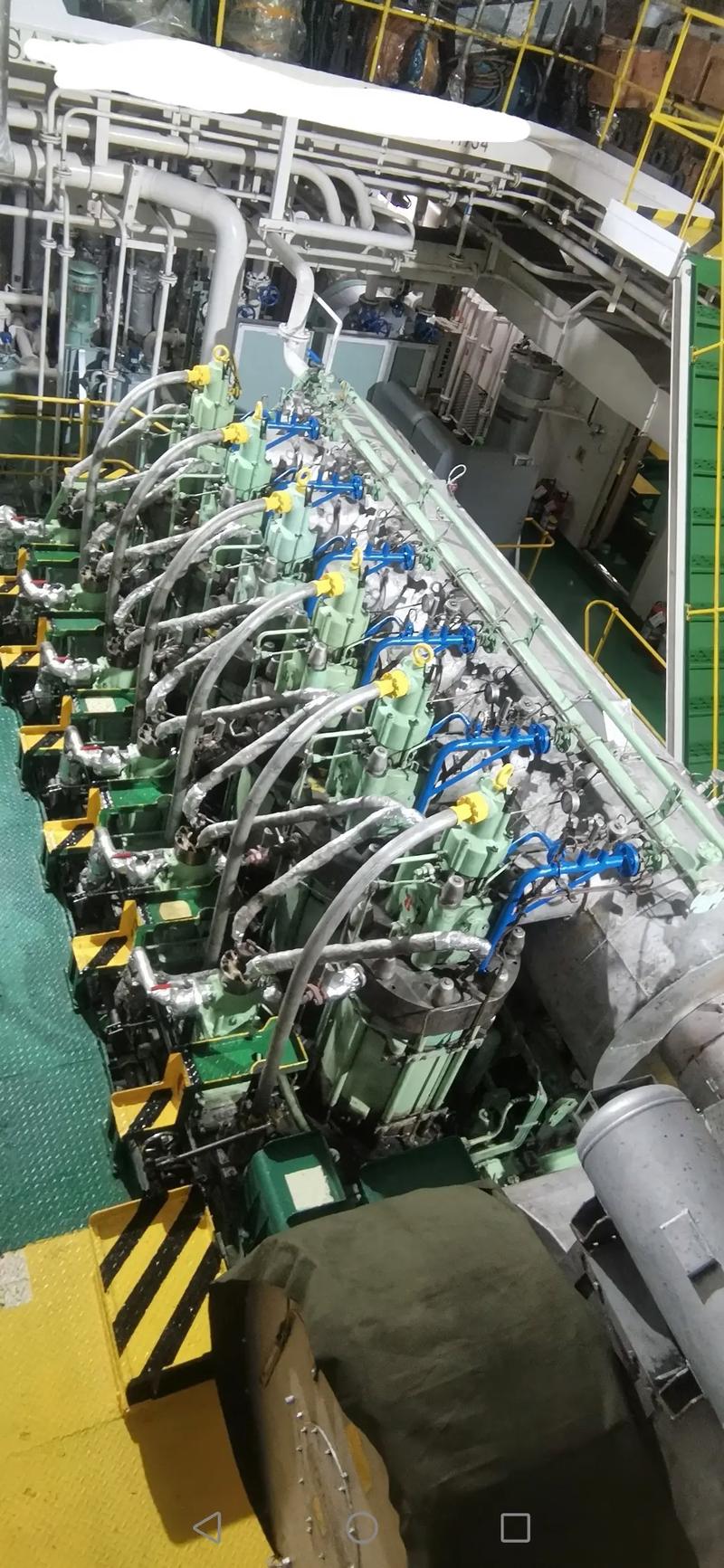 船舶主机辅机有何区别与联系？-图1