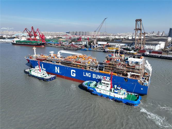 LNG小型船舶发展面临哪些关键挑战？-图2