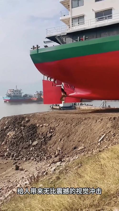 大连船厂船舶下水视频藏着啥秘密？-图1