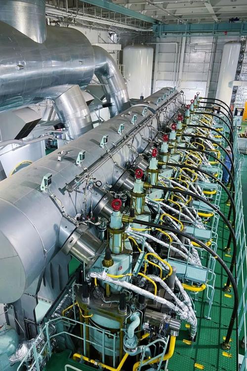 船舶满载时水动力中心在哪里？-图1