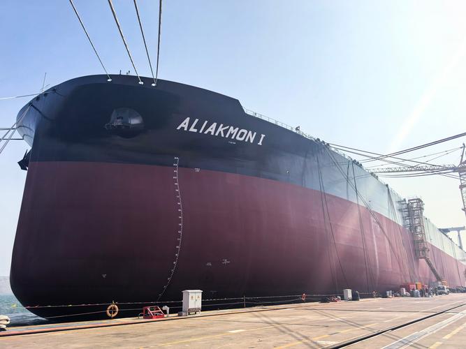 船舶修正总吨与DWT有何区别？-图2