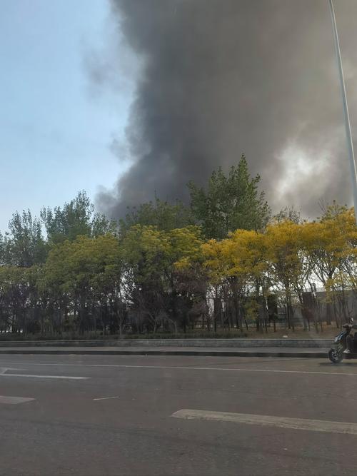 天津新港在建船舶为何突然着火？-图1